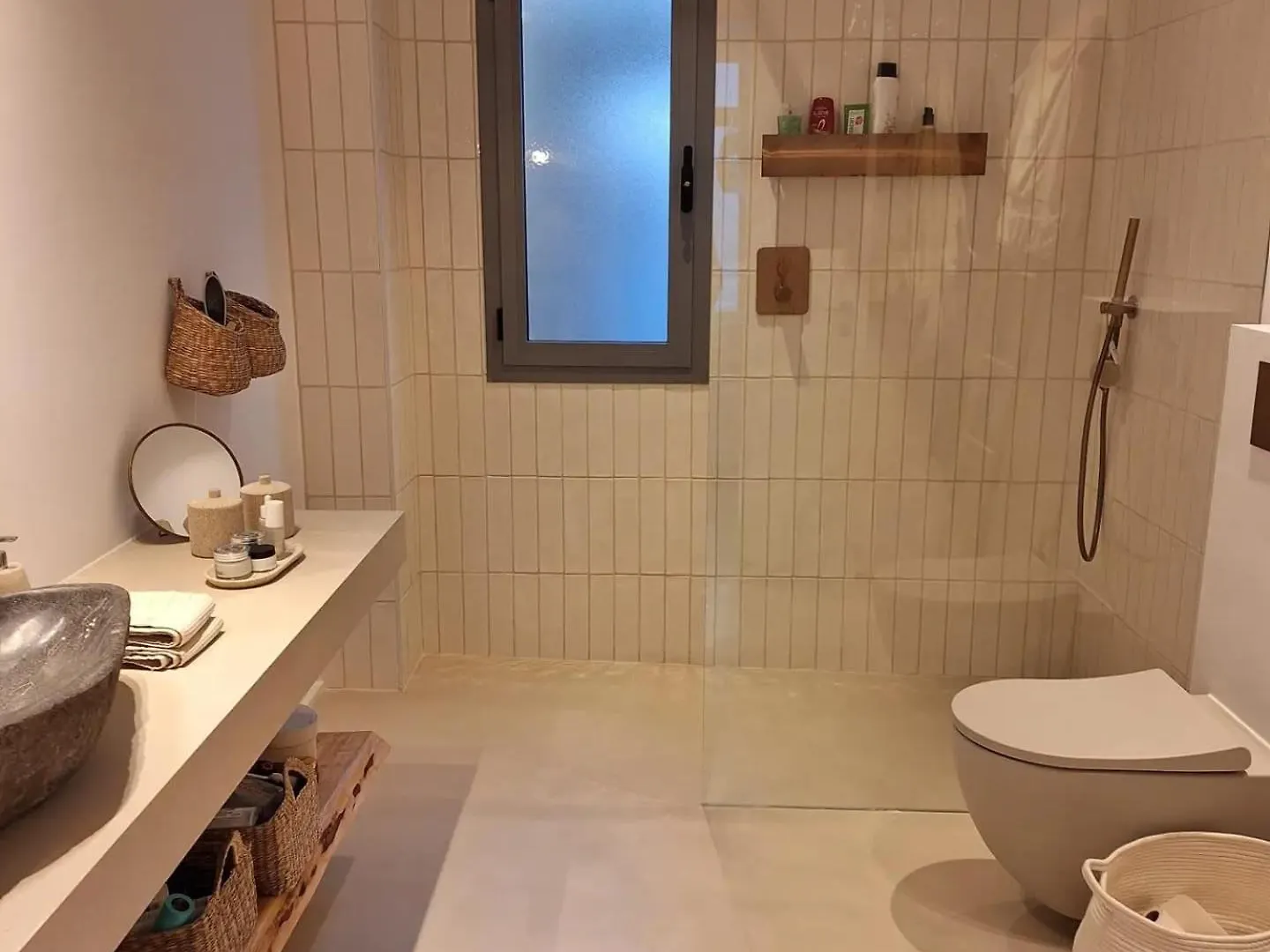 Διαμέρισμα Rental Central - Serendipity Flat- Stunning Views And Serene Interior Εστεπόνα Ισπανία