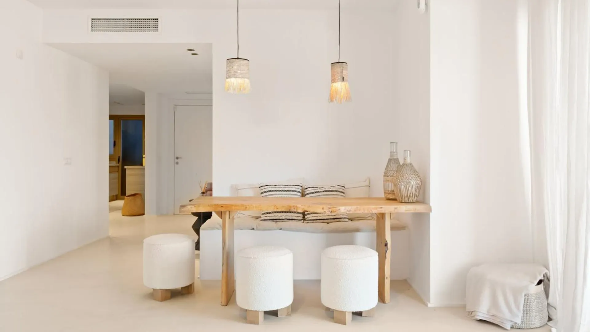 Serendipity Flat- Stunning Views And Serene Interior Estepona