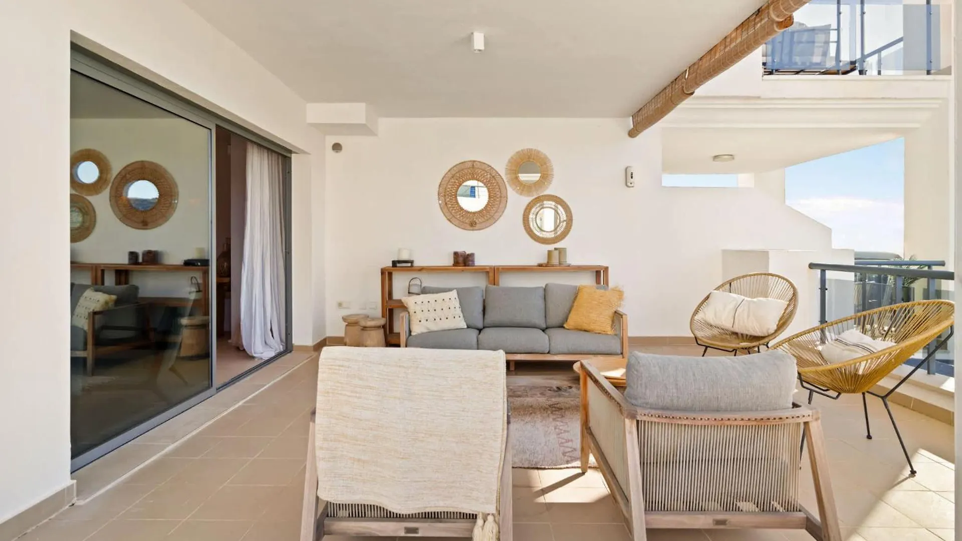 Διαμέρισμα Rental Central - Serendipity Flat- Stunning Views And Serene Interior Εστεπόνα